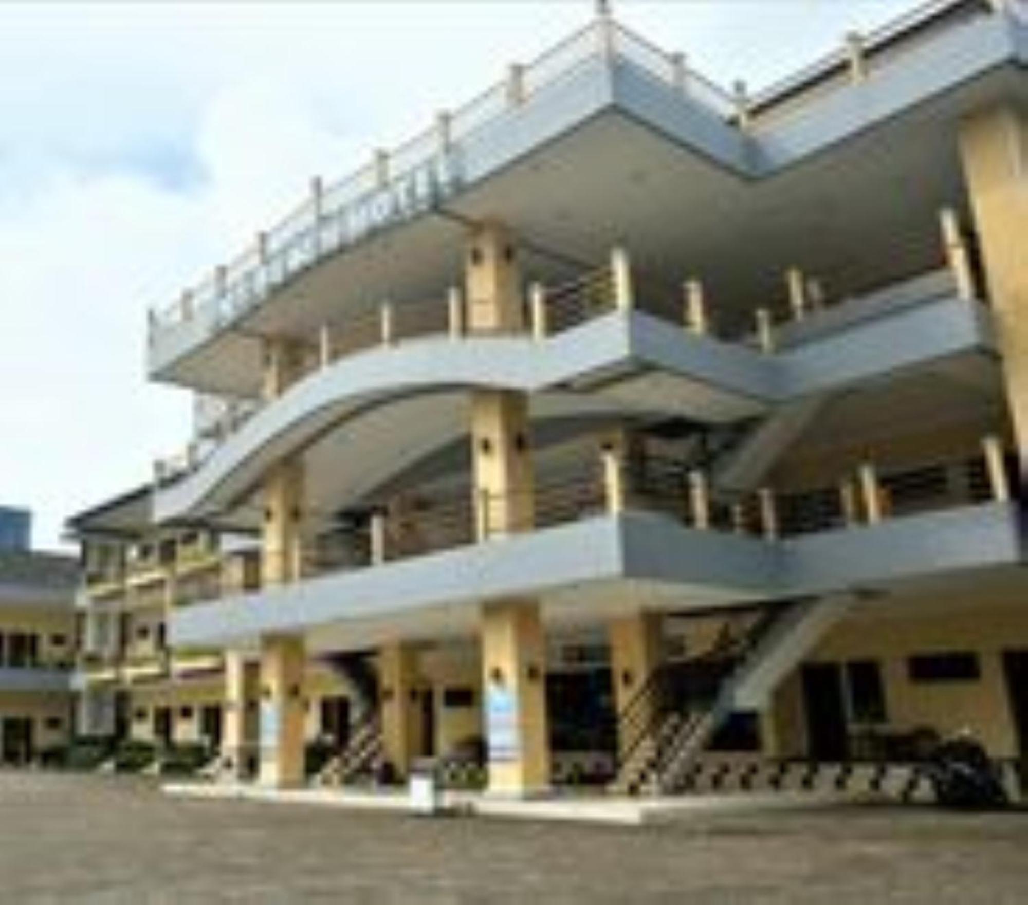 Uni Beach Hotel Pangandaran Exteriör bild